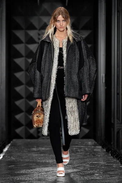 Look 35
